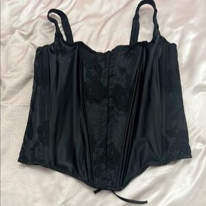 Victoria’s Secret Black Satin Velvet Corset .🖤 (VS Archives) laces up back.